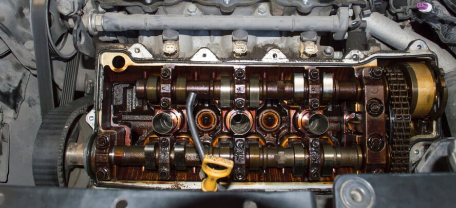 Signs Of A Bad Or Leaking Valve Cover Gasket