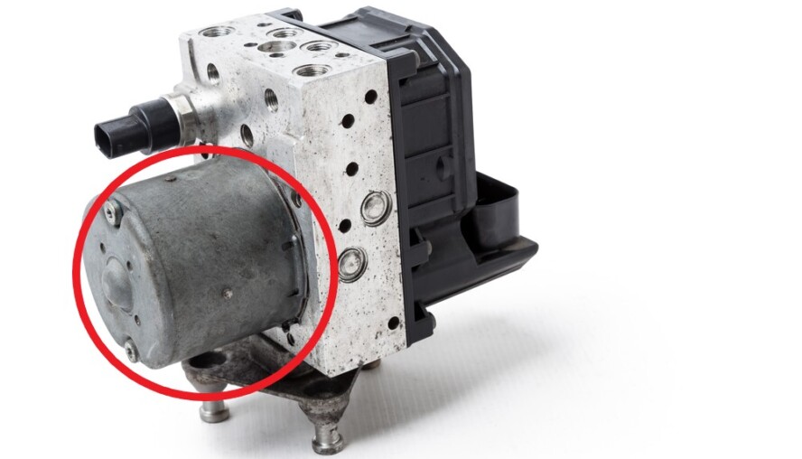 Luz ABS significado, causas, soluciones (¿y es seguro conducir con