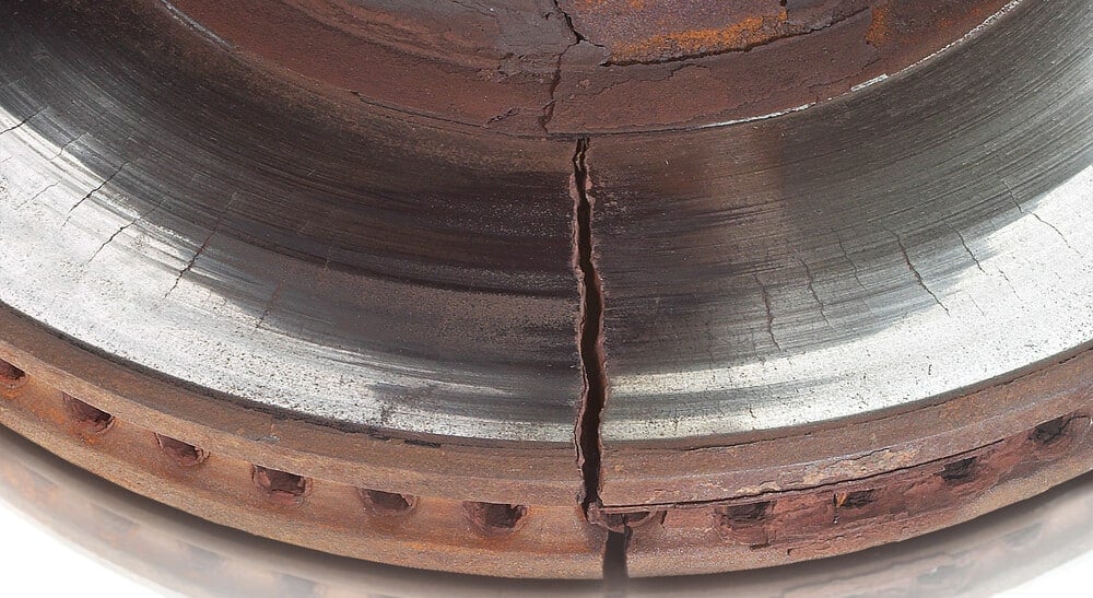 Тряска при торможении. Неисправный тормозной диск. Damage to the Rotor Pads.