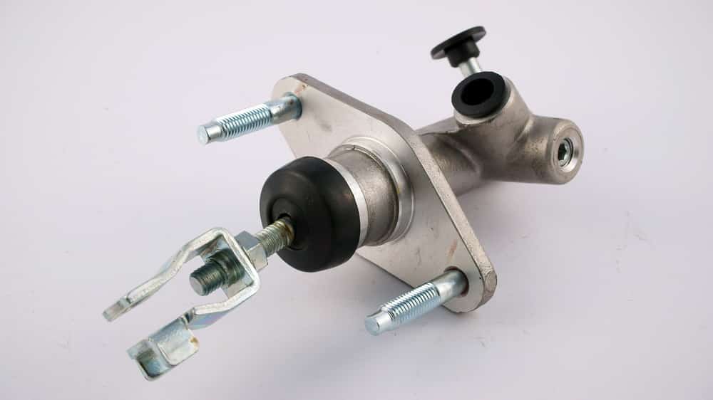 clutch master cylinder