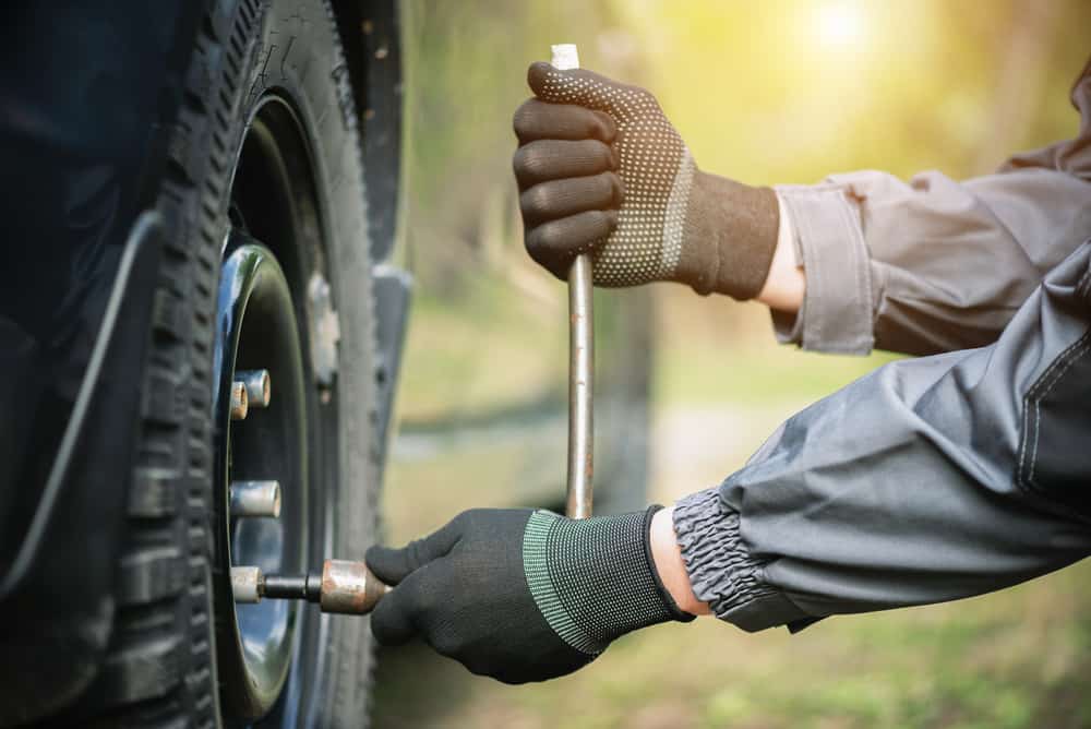 how-to-remove-a-stuck-wheel-on-your-car-4-easy-tips