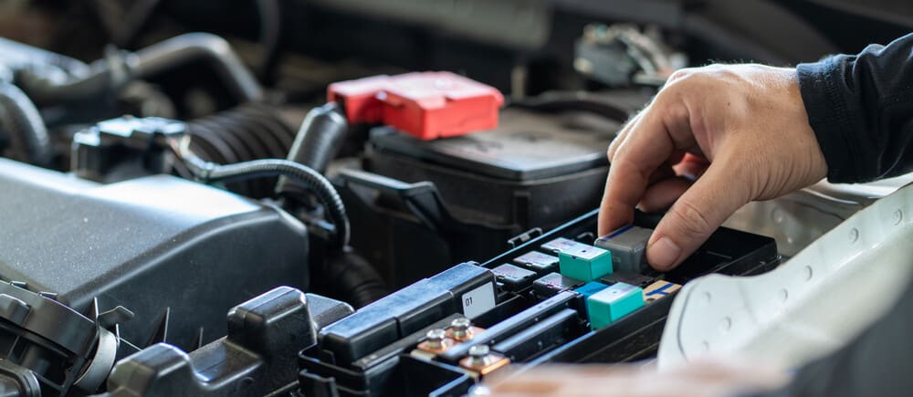 How to Repair a Cooling Fan in Your Car 