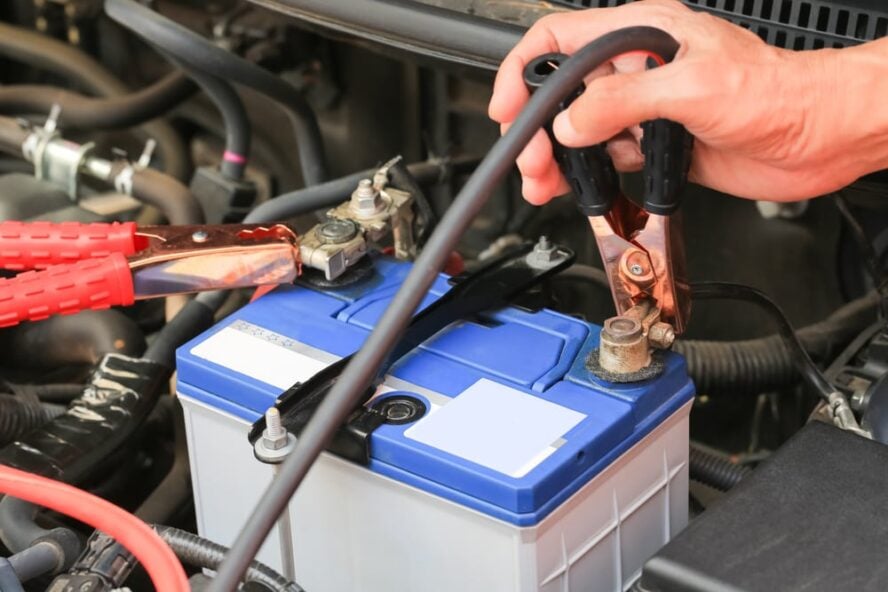 How to charge a car battery the best way - Mechanic Base