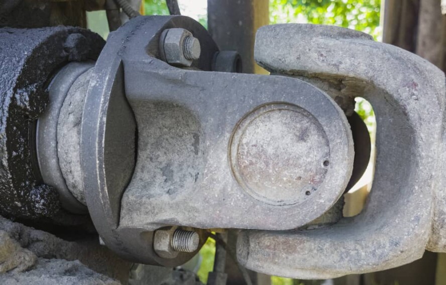 5 Signs Of A Bad Or Failing UJoint