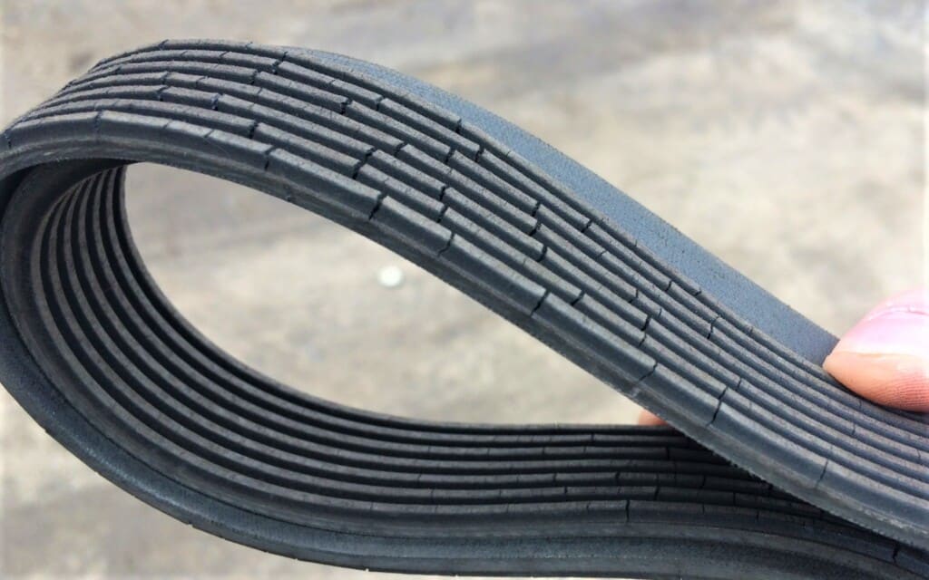 cracked serpentine belt