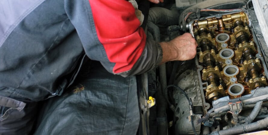 5 Symptoms Of A Bad Valve Cover Gasket Replacement Cost