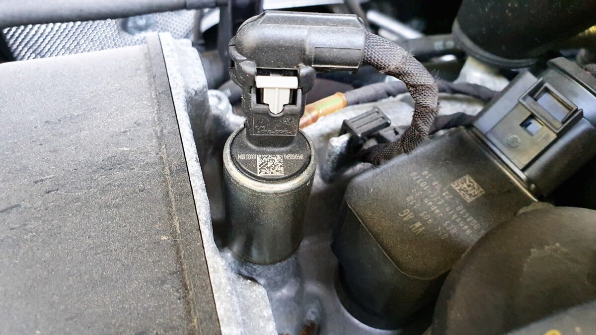 Can a bad VVT solenoid cause loss of power?
