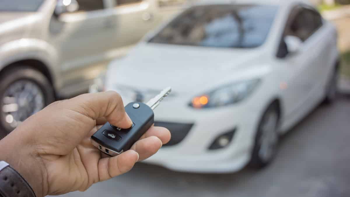 car alarm keeps going off after battery change