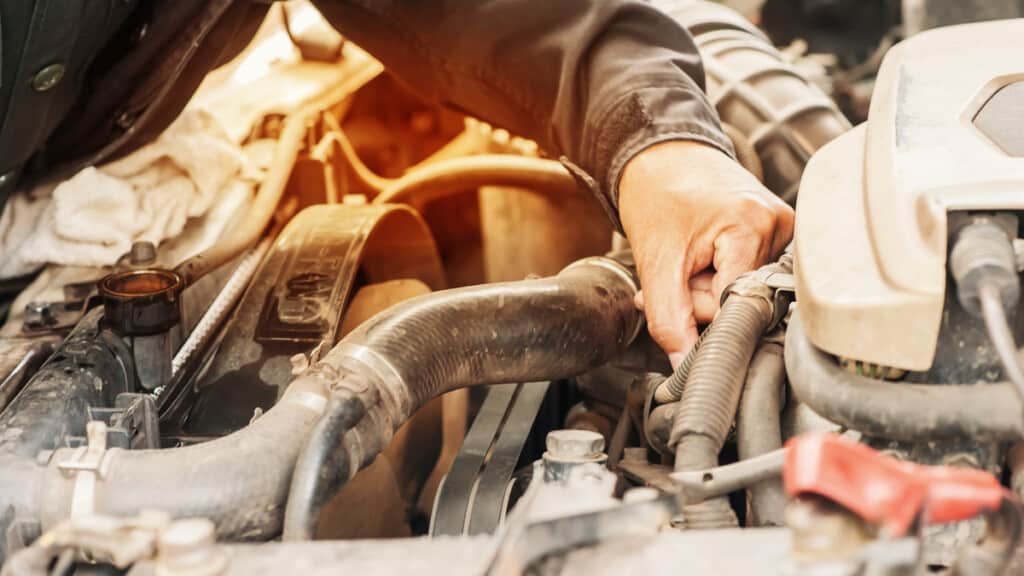 4 Reasons Your Coolant's Hose Is Leaking