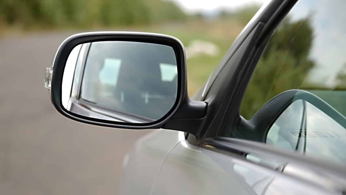 How To Fix A Side View Mirror Using Glue