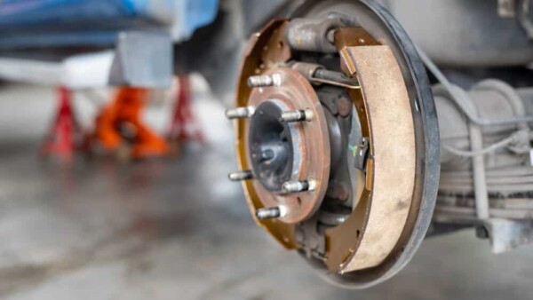 6 Symptoms Of Worn Brake Drums