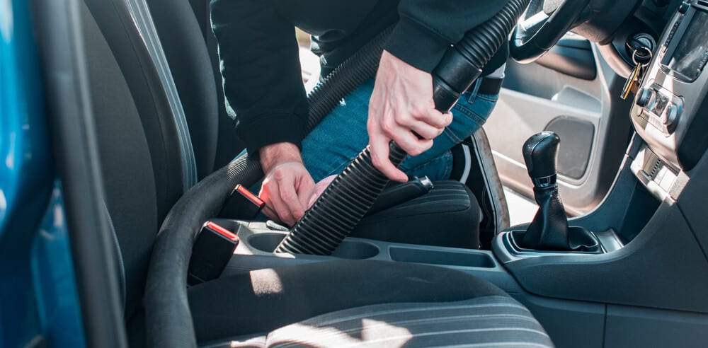 vacuum clean car