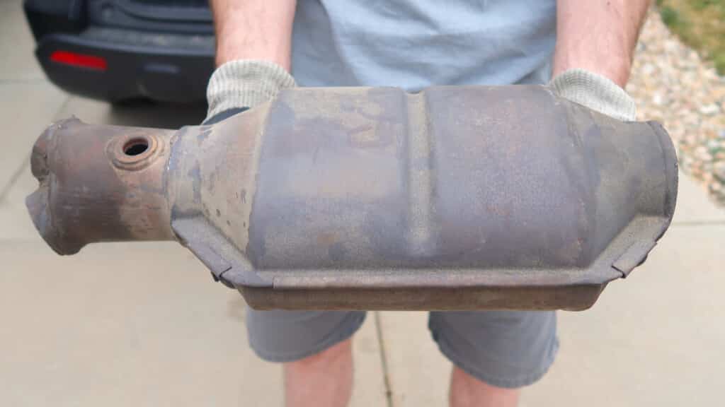 How Much Platinum Is In A Catalytic Converter? Mechanic Base