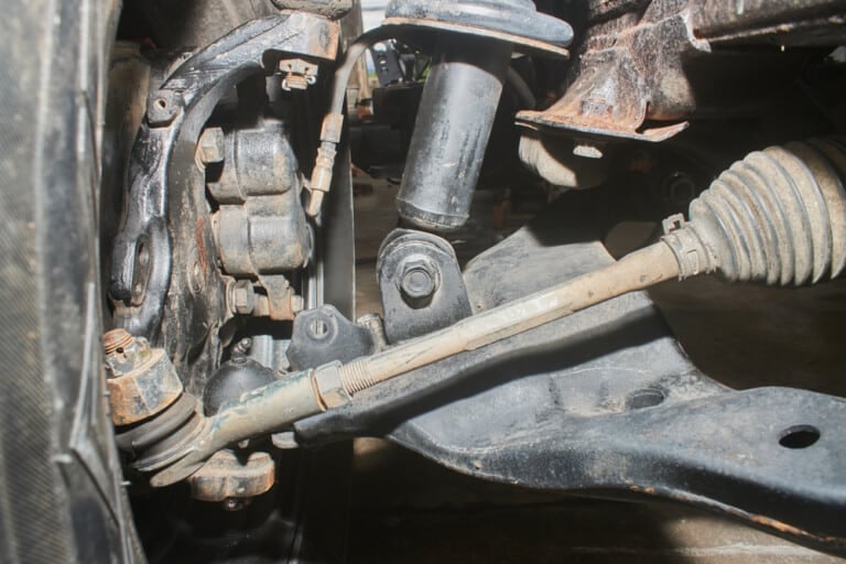 6 Signs Of A Bad or Worn Tie Rod