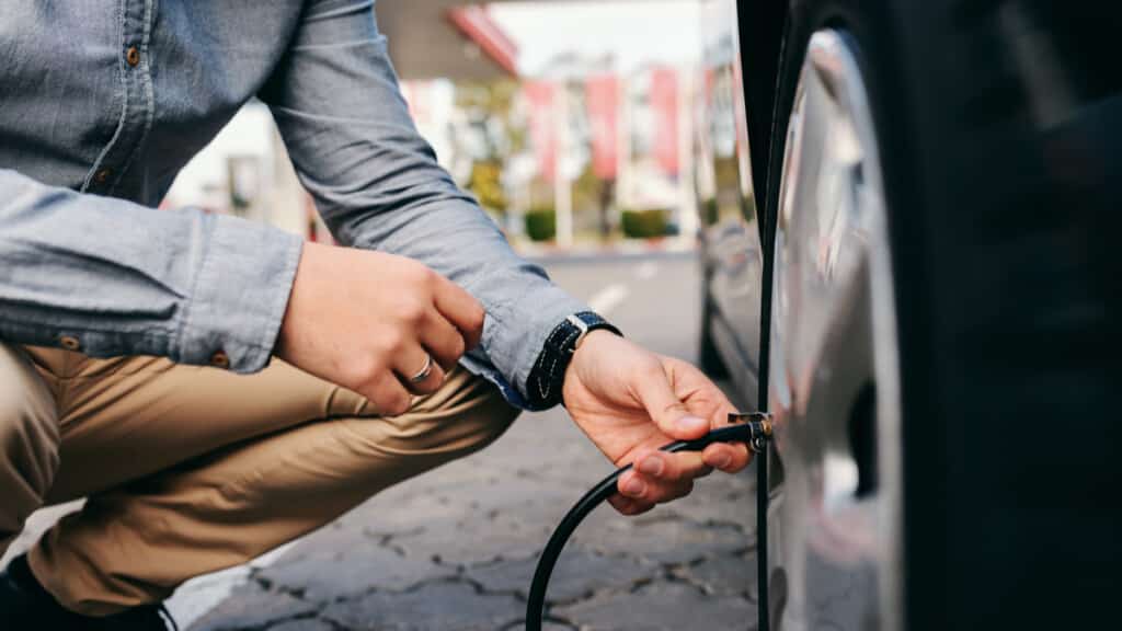 How to Put Air in Tires at Gas Station