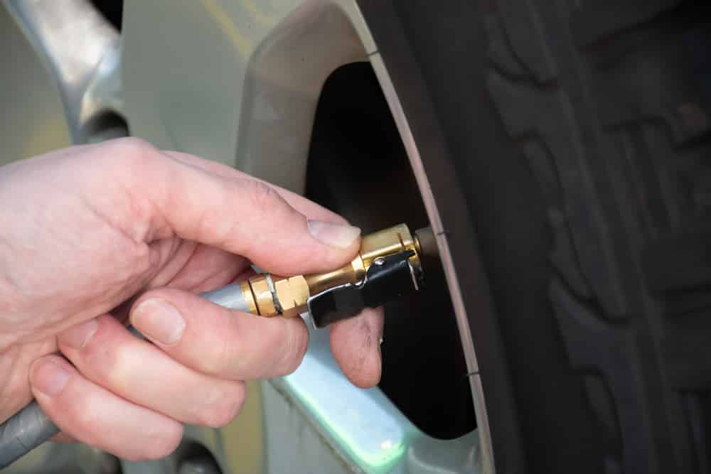 How To Put Air In Tires At Gas Station