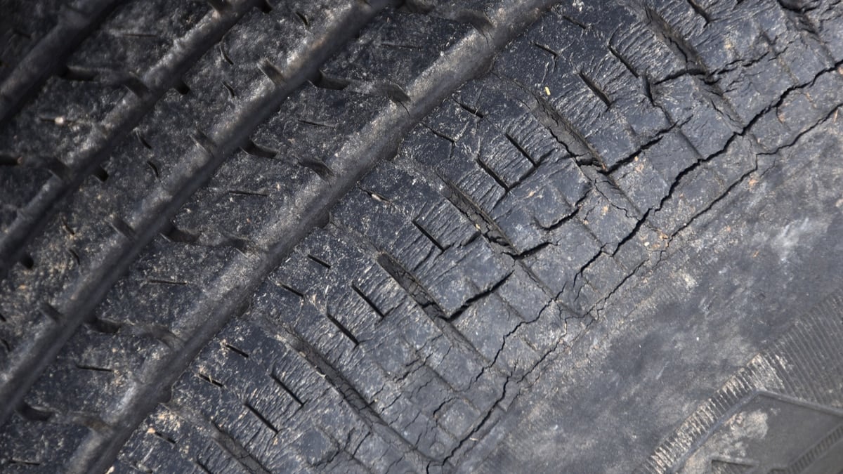 Tire dry rot