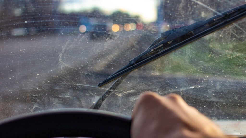 How to remove windshield scratches