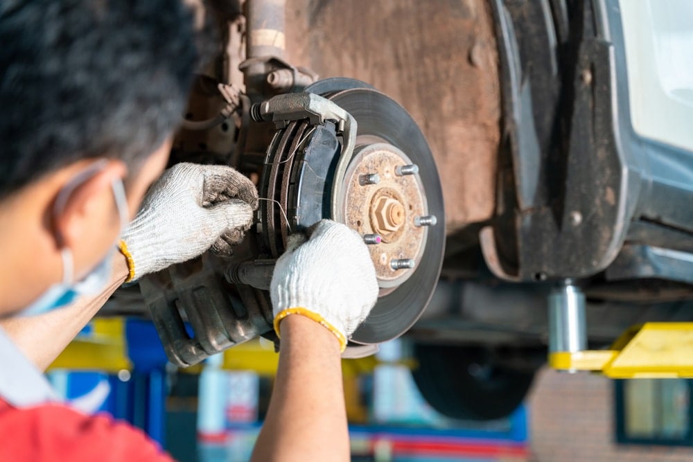 mechanic check brakes