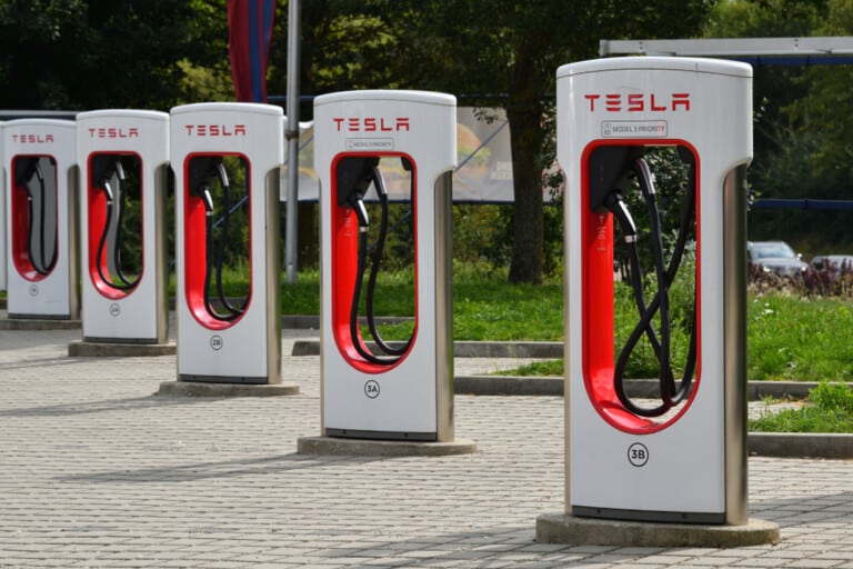 How Long Do Tesla Batteries Last?
