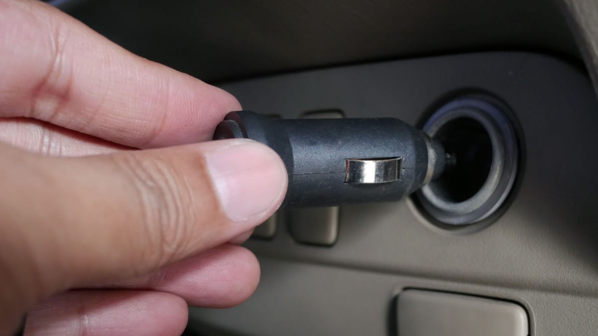 Charge Car Battery Through Cigarette Lighter