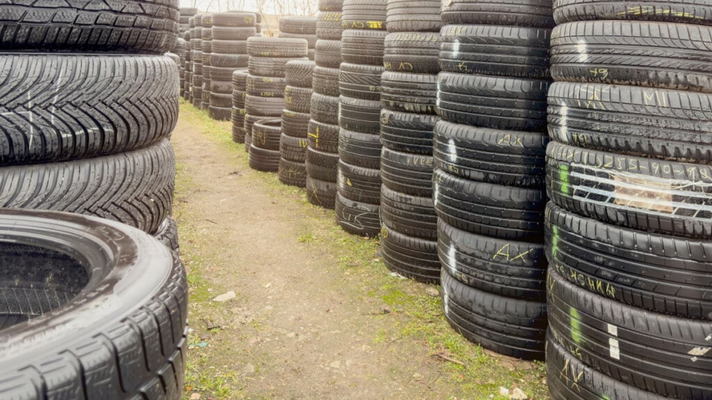 Tire Leaking Air Around Rim Causes And How To Fix It