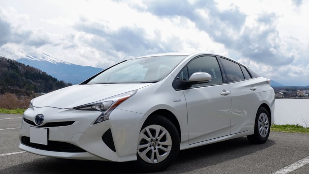 Toyota B Gear (Corolla & Prius): Meaning & When To Use It